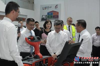 科技驅動，智造未來 廈門市長莊稼漢調研林德軟件研發，擘畫高質量發展新藍圖